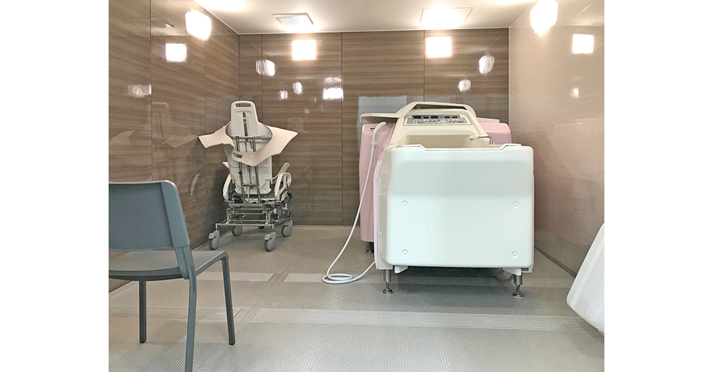 3×4mの大型ユニット内にチェア浴槽を設置｜施工事例｜ゆとりけあ