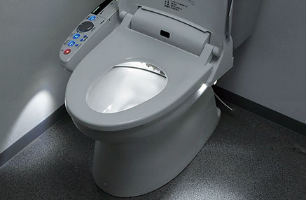 簡易水洗トイレでは初の全自動便器 フルオート簡易水洗トイレ（ＦＡＩ