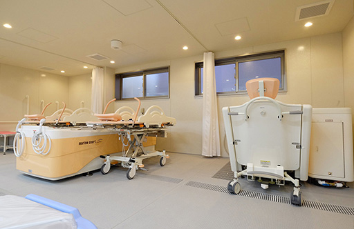 自由設計のユニットバスが介護の現場で 活かされる 介護ゆとりっくす ゆとりけあ 開発ストーリー 採用情報 ダイワ化成株式会社